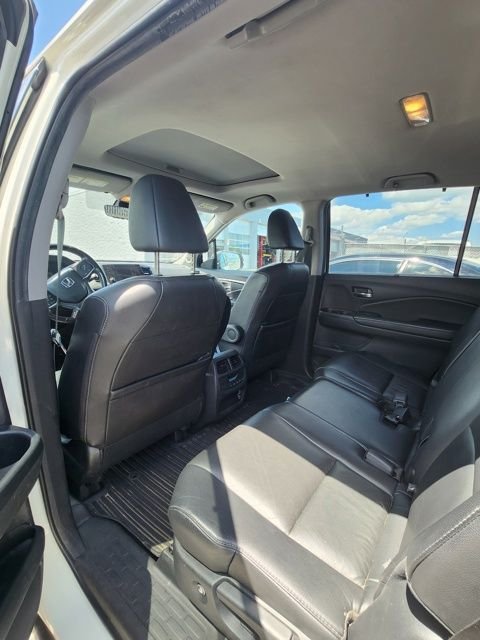 Used 2019 White Honda EX-L image 5