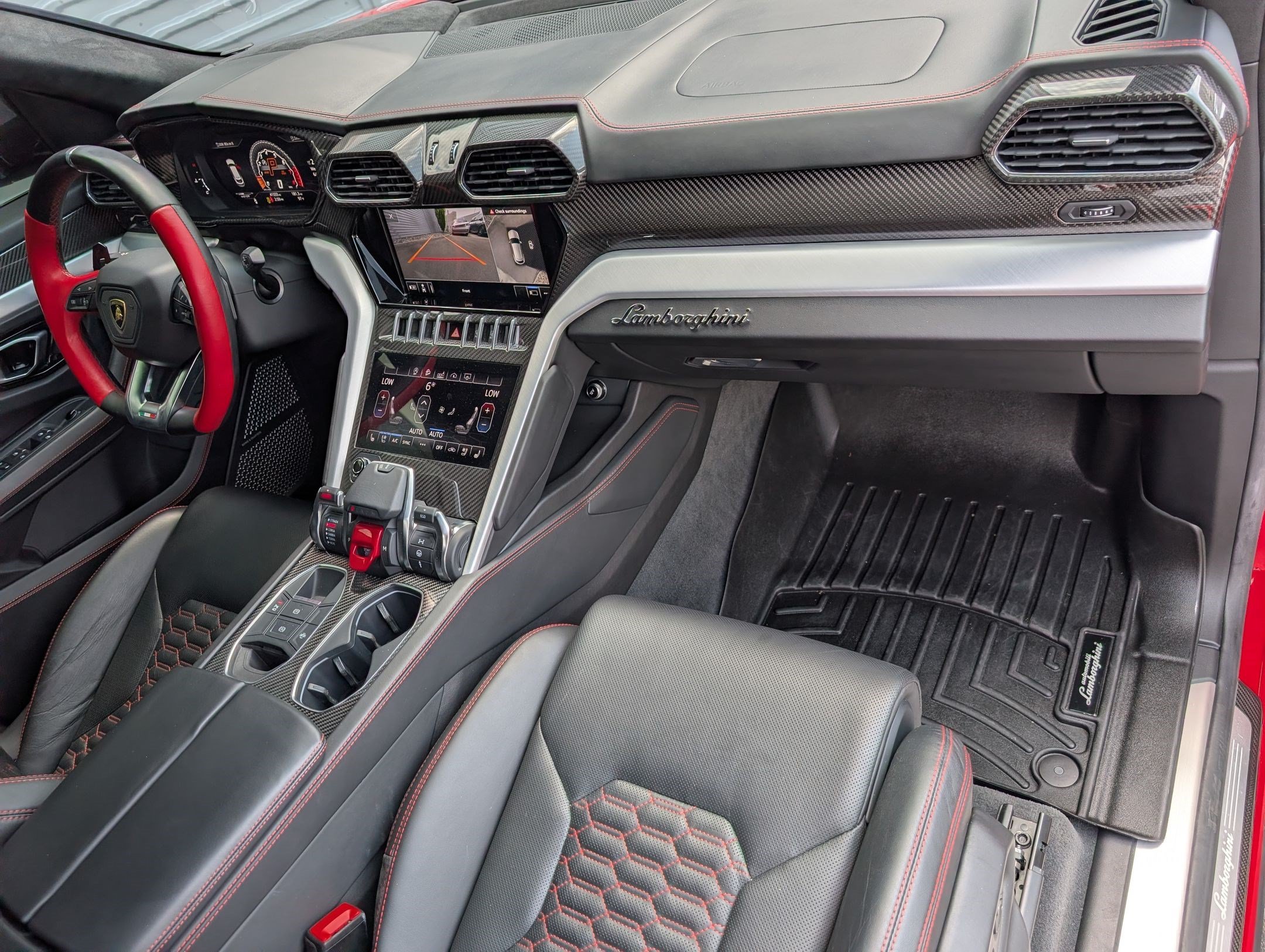 Used 2020 Red Lamborghini Base image 33