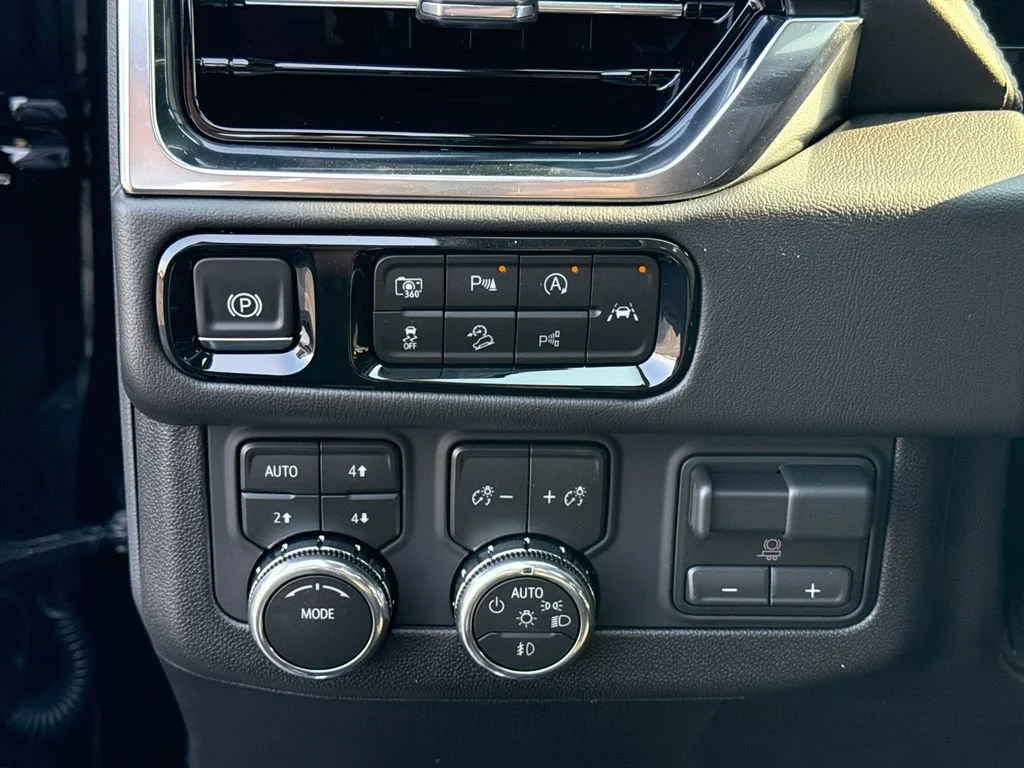 2026 GMC Yukon XL Denali - Photo 18