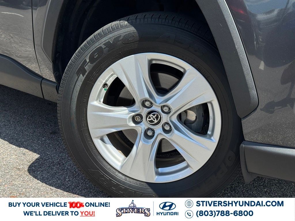 2021 Toyota RAV4 XLE - Photo 6