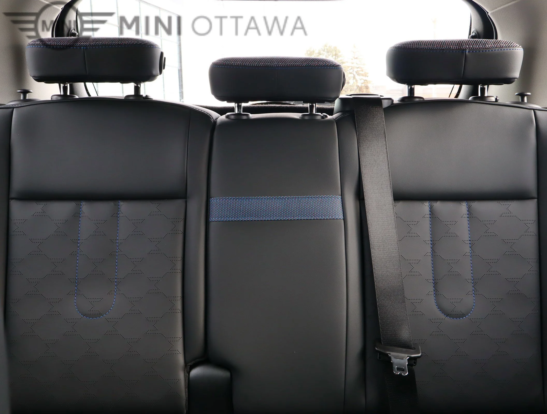 New 2026 Melting Silver III Metallic MINI Cooper C image 21