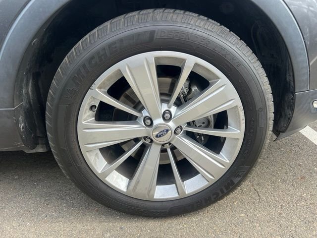 Used 2018 Gray Ford Limited image 4