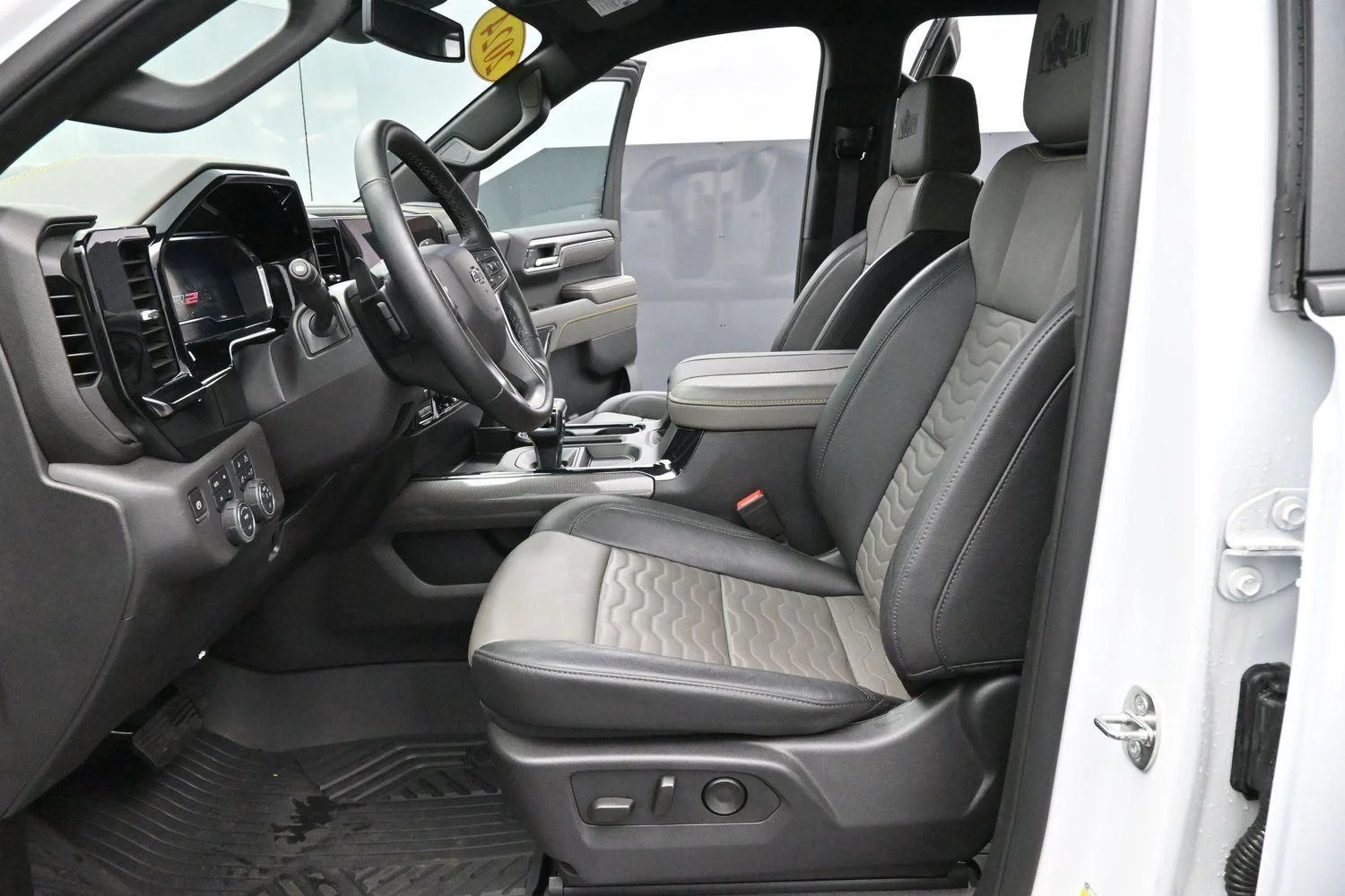 Used 2024 Summit White Chevrolet ZR2 image 13