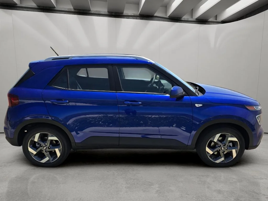 Used 2025 Intense Blue Hyundai Limited image 6