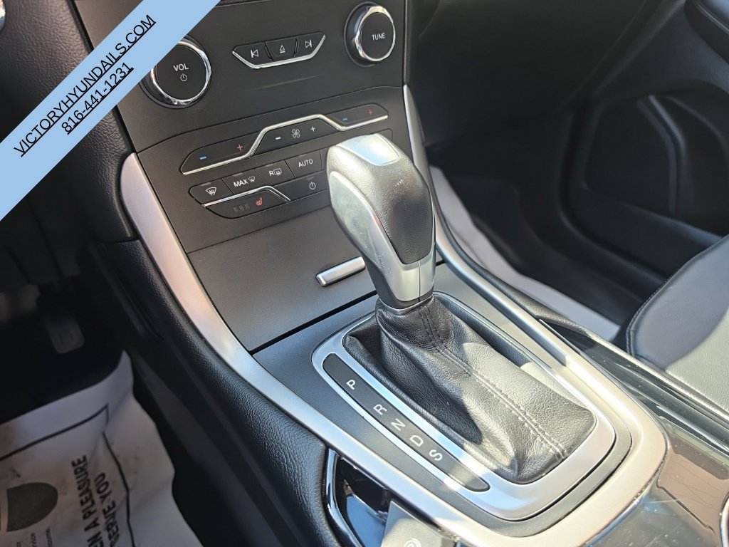 Used 2018 Blue Ford SEL image 18