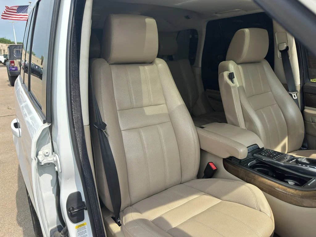 Used 2013 Fuji White Land Rover HSE LUX image 34