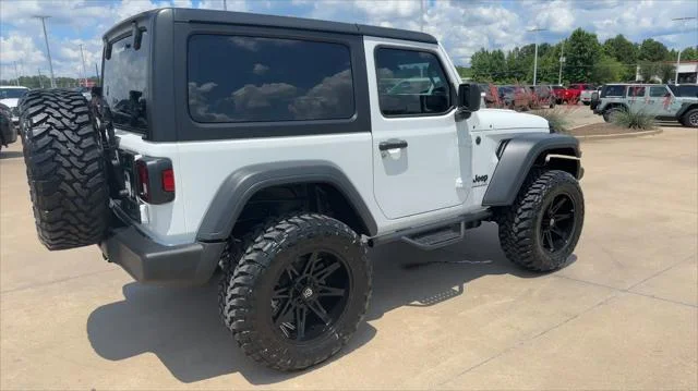 New 2026 Bright White Clear-Coat Exterior Paint Jeep Sport S image 9