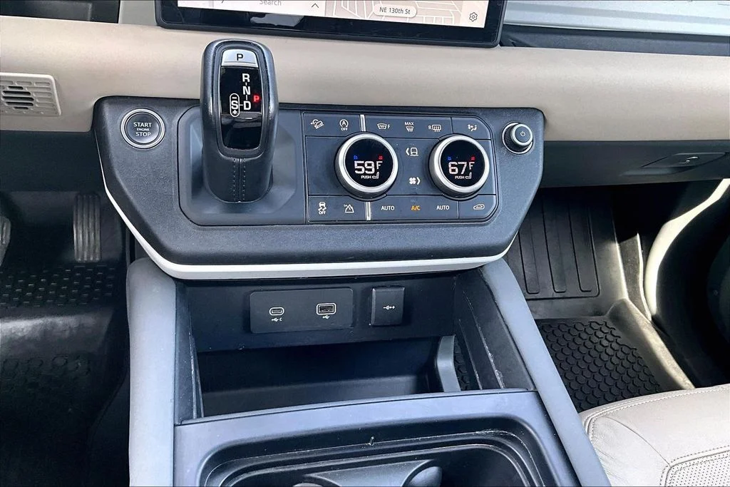 Used 2022 Black Land Rover S image 24