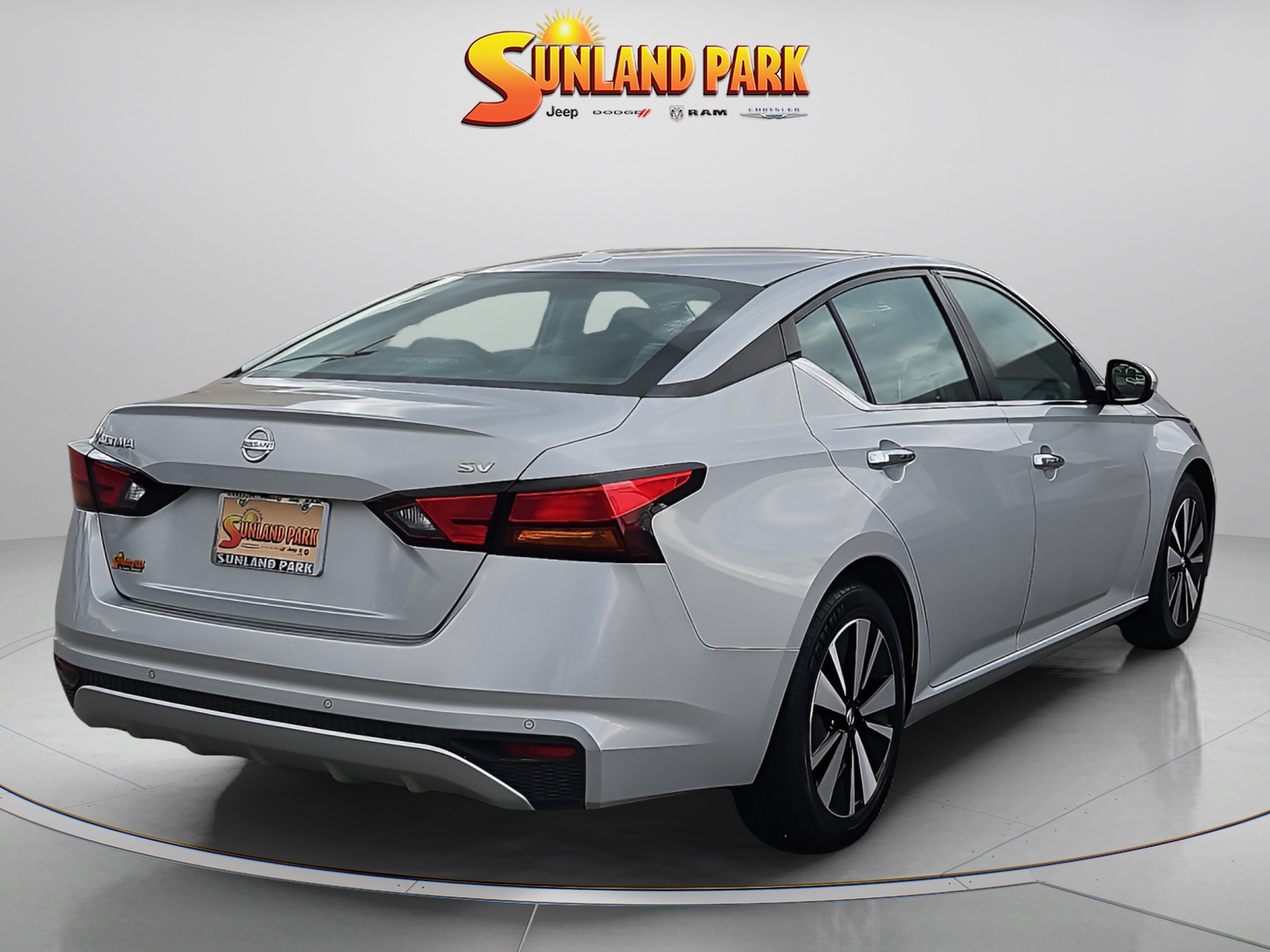 Used 2021 Brilliant Silver Metallic Nissan 2.5 SV image 5