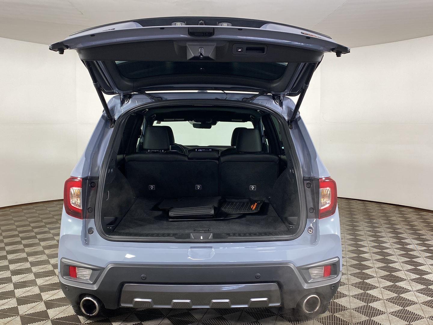 Used 2023 Sonic Gray Pearl Honda TrailSport image 27