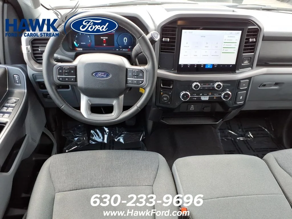 Certified Used 2025 Oxford White Ford XLT image 9