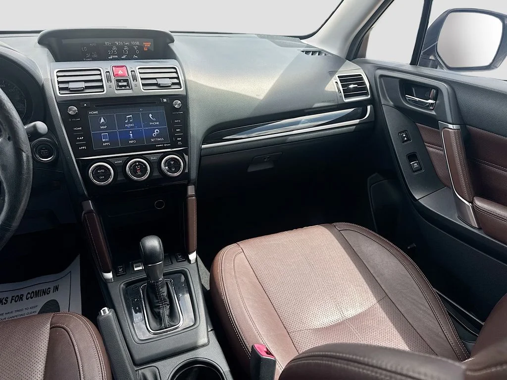 Used 2018 White Subaru 2.5i Touring image 30