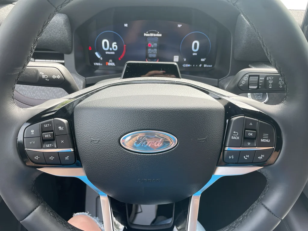 2025 Ford Explorer Platinum - Photo 26