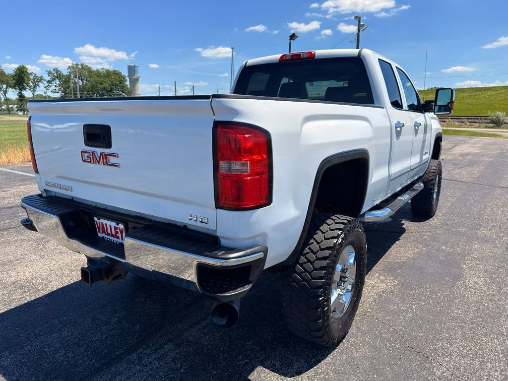 Used 2016 White GMC SLT image 6