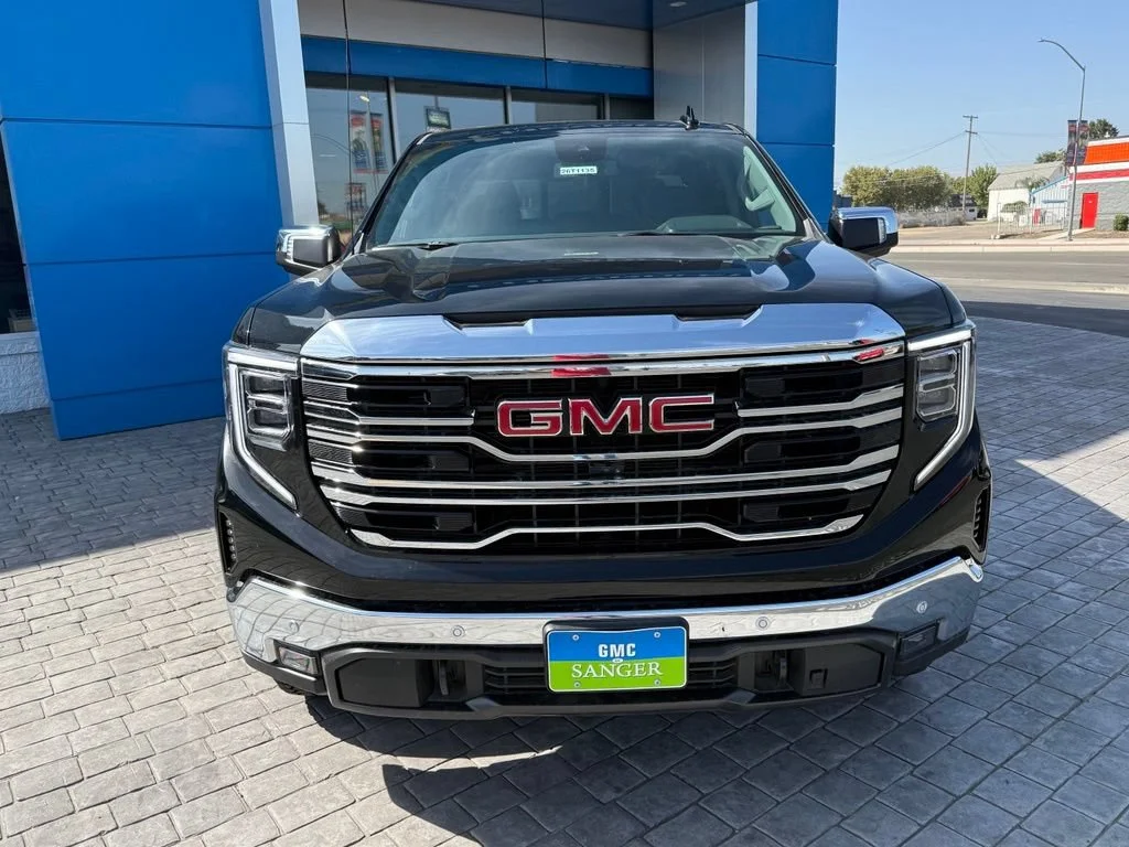 New 2026 Onyx Black GMC SLT image 4