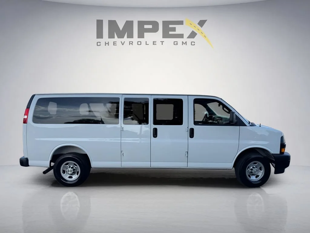 Used 2021 Summit White Chevrolet WT image 6