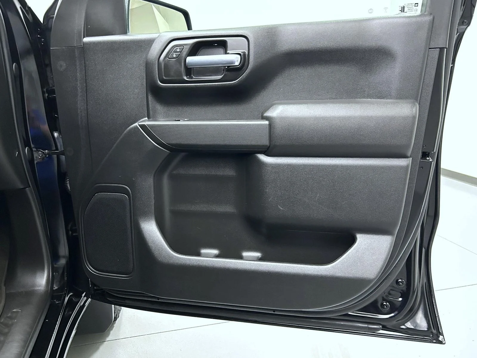 Used 2021 Black Chevrolet Custom image 16