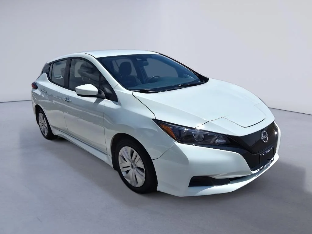 Used 2023 Glacier White Nissan S image 7
