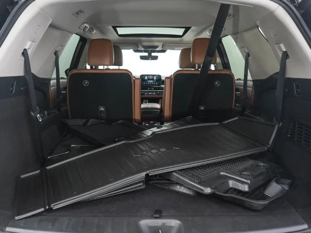 Used 2024  Nissan Platinum image 9