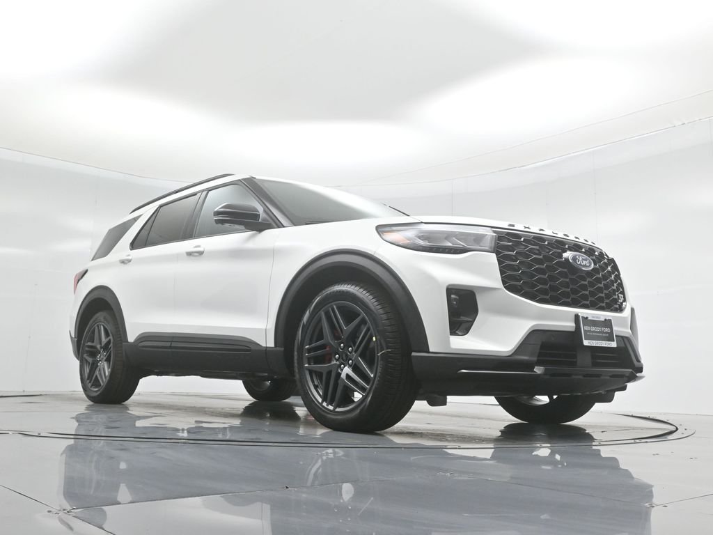 New 2025 Star White Metallic Tri-Coat Ford ST image 52