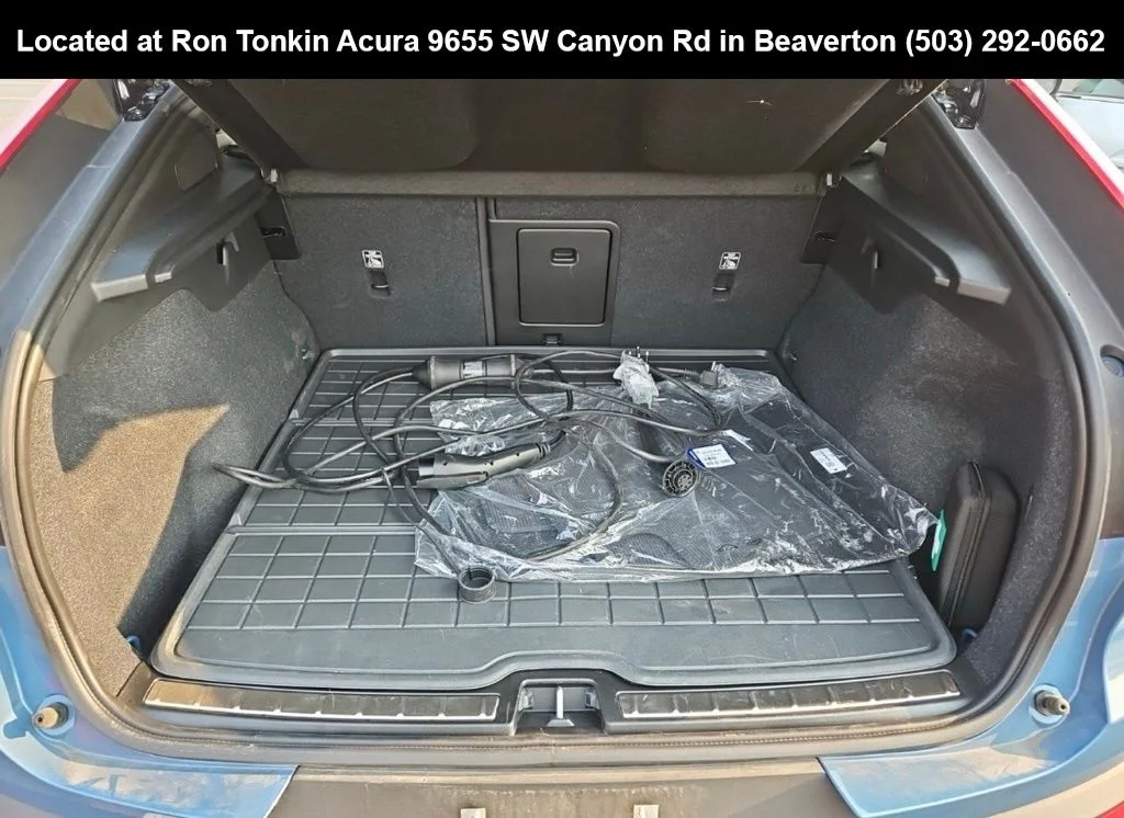 Used 2024 Fjord Blue Metallic Volvo Twin Plus image 12