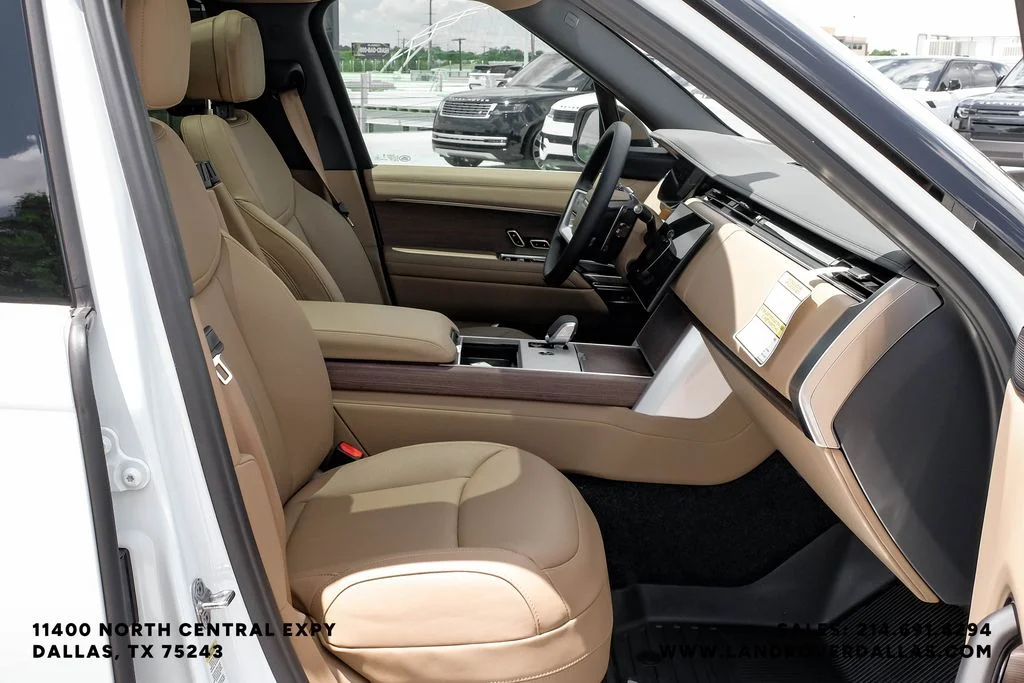 New 2026 Fuji White Land Rover SE image 38