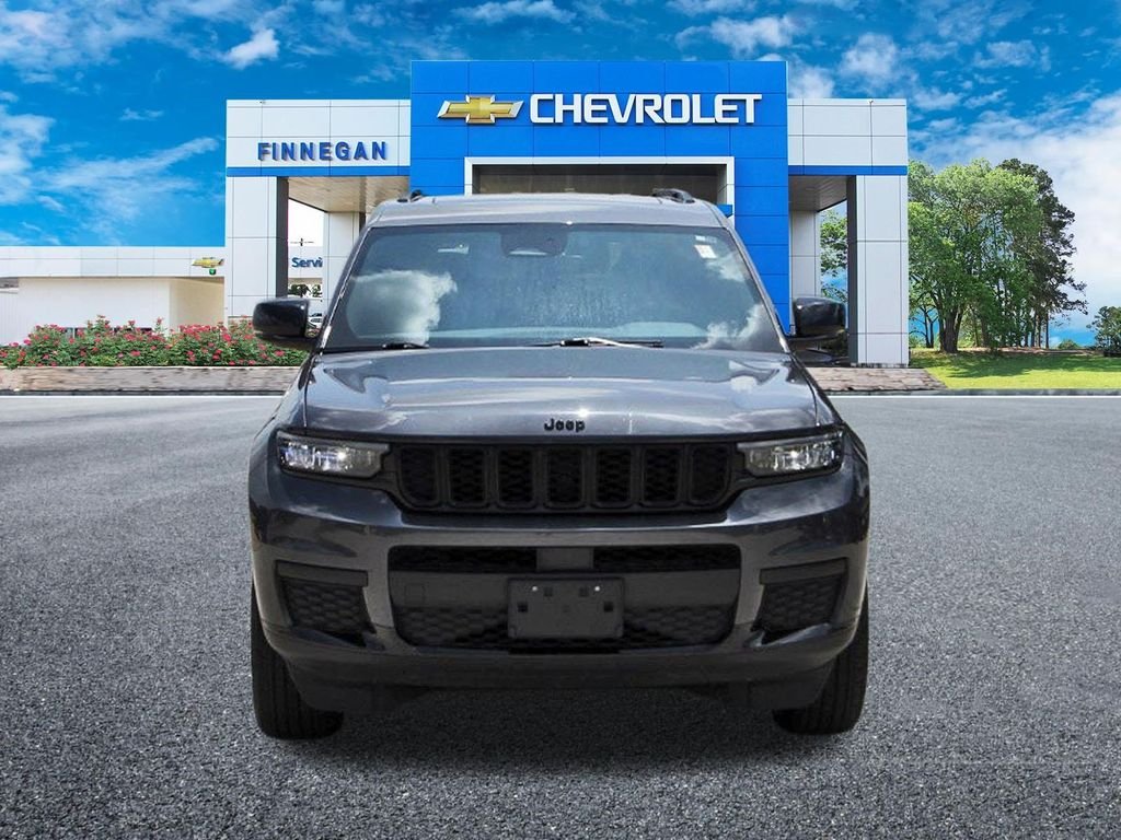 Used 2024 Gray Jeep Altitude X image 2