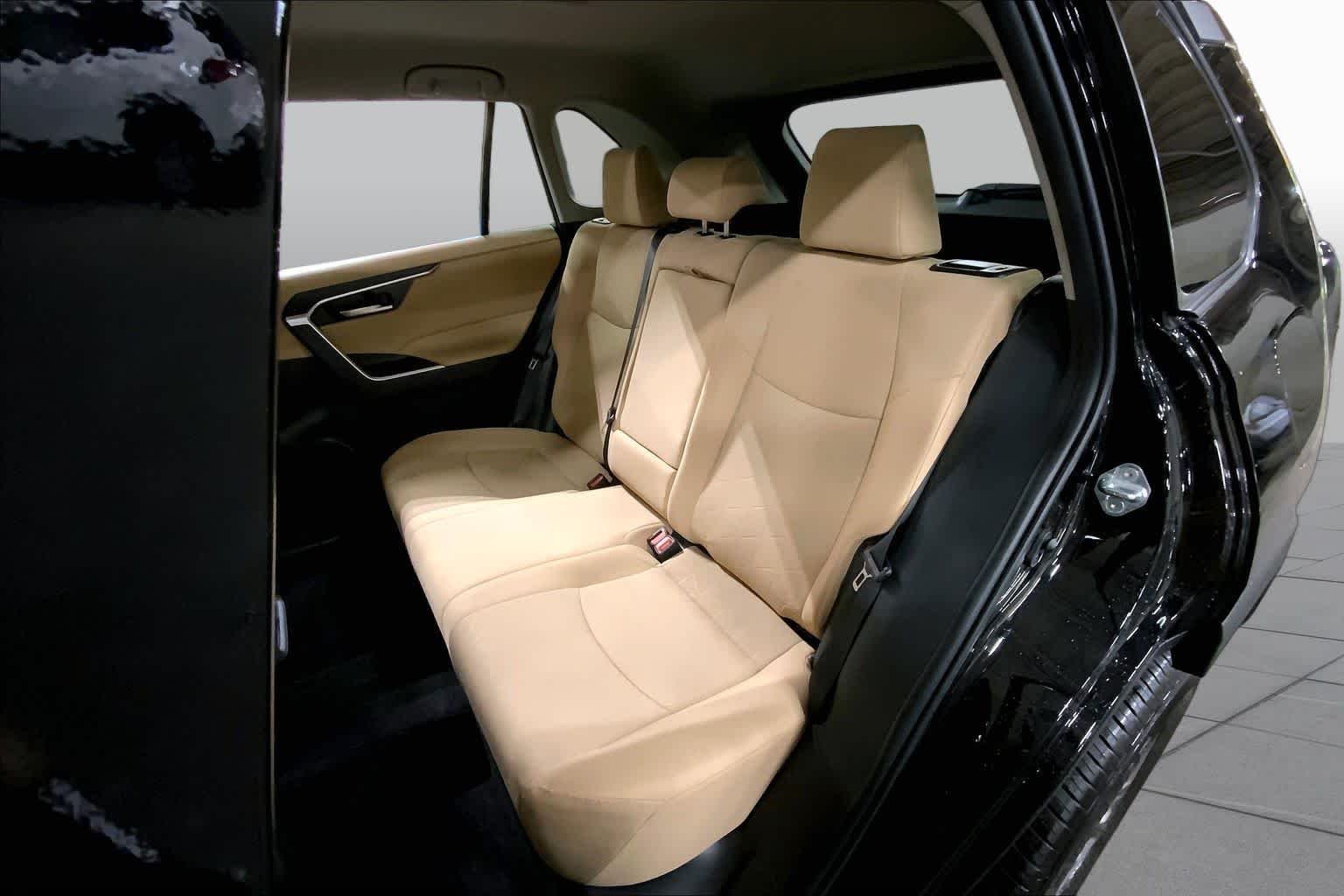 Used 2025 Midnight Black Metallic Toyota XLE image 21