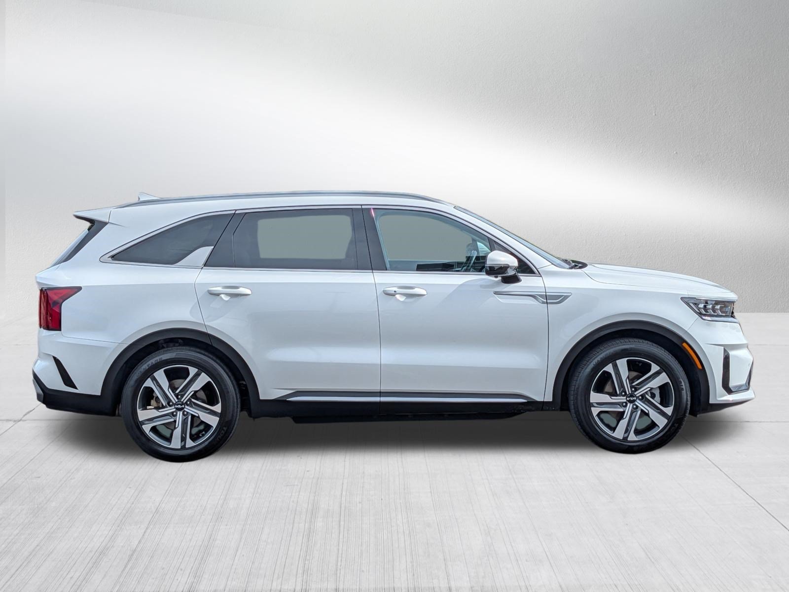 Certified Used 2023 Snow White Pearl Kia SX Prestige image 8