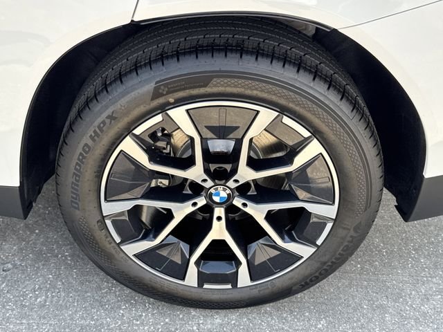 New 2026 Alpine White BMW 30 xDrive image 25