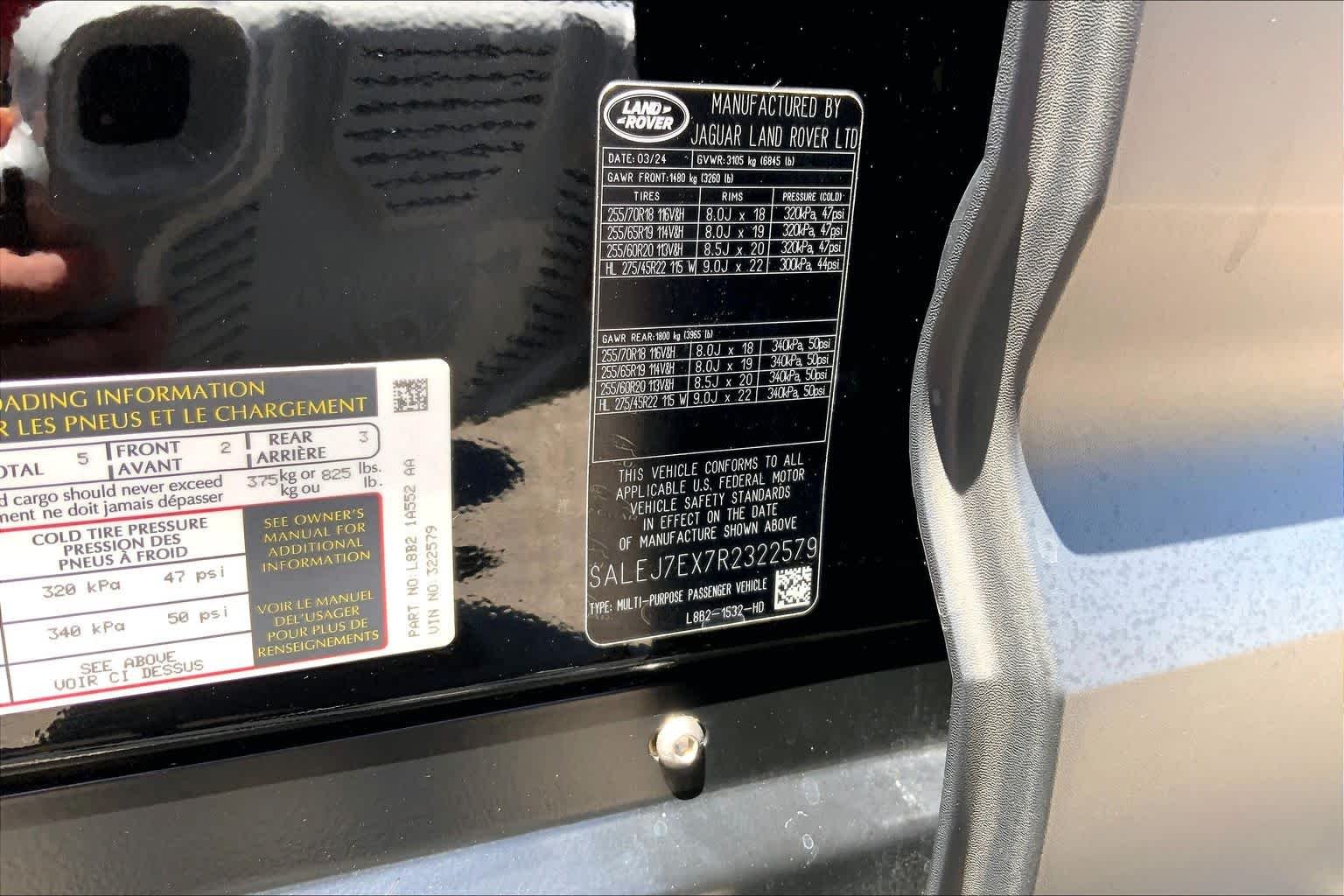 Used 2024 Santorini Black Metallic Land Rover S image 33