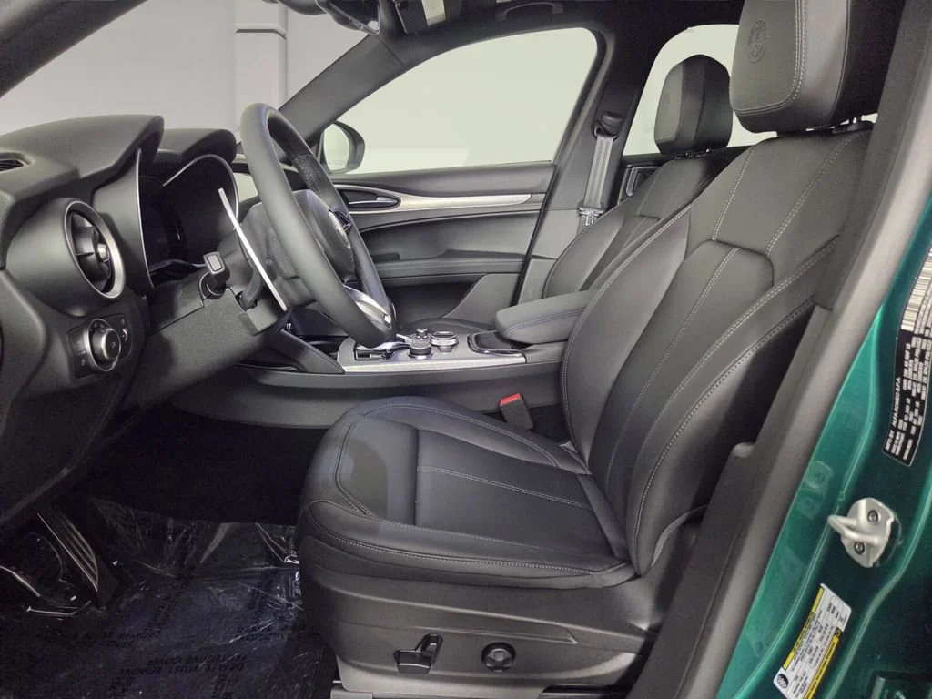 2025 Alfa Romeo Stelvio Base - Photo 9