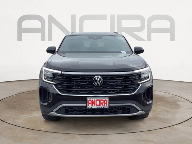 New 2026 Deep Black Pearl Volkswagen 2.0T SE W/TECHNOLOGY image 2