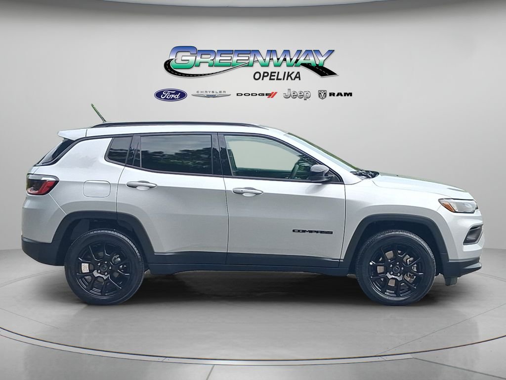Used 2025 Silver Jeep Latitude image 8