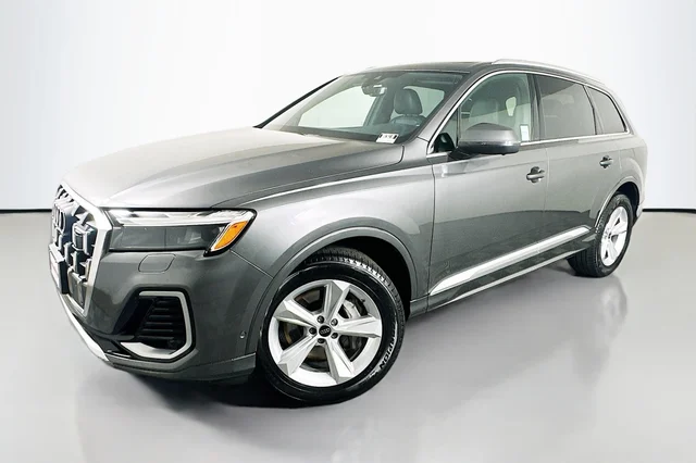2025 Audi Q7 Premium