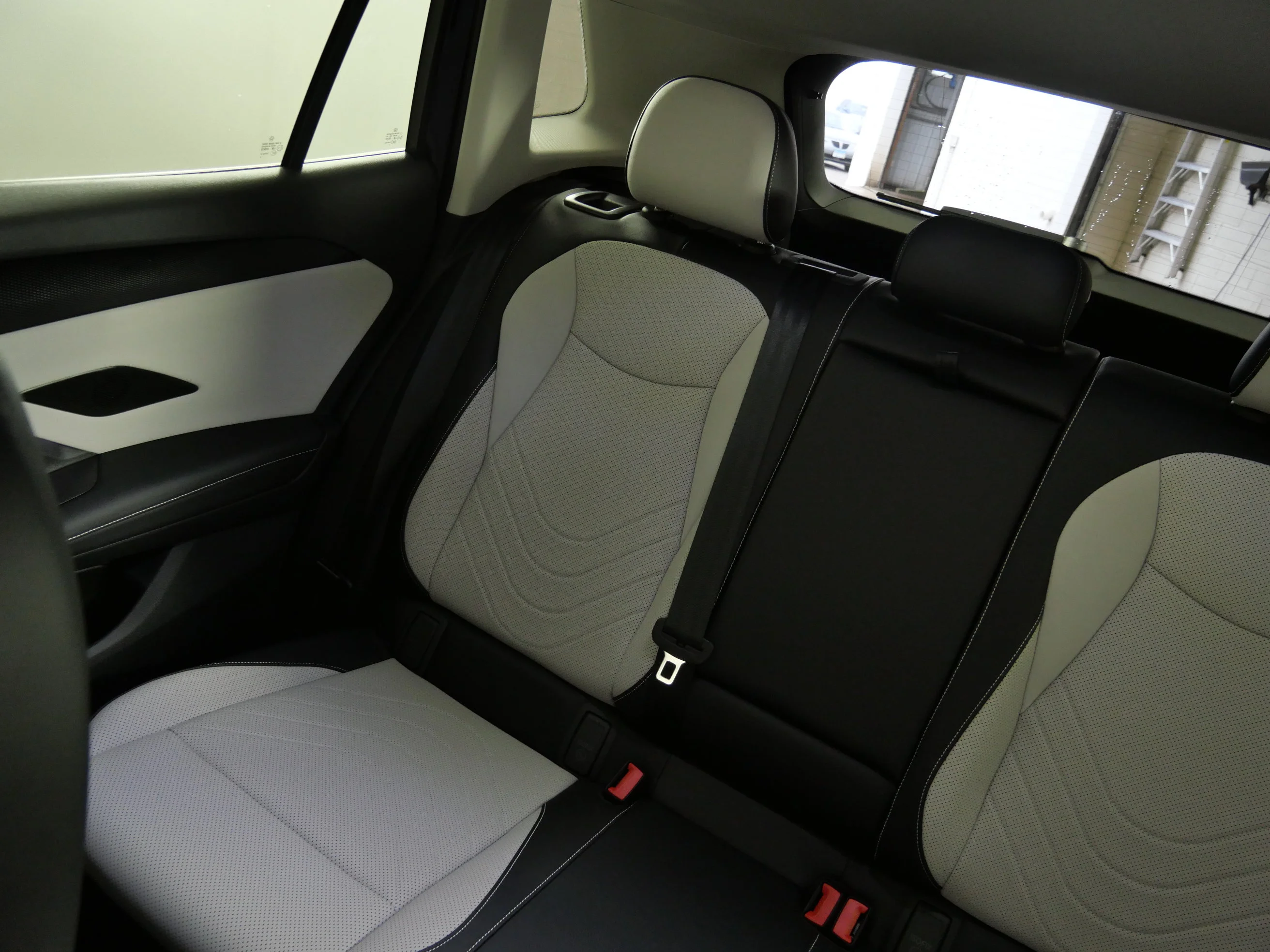 New 2026 Deep Black Pearl Volkswagen SE image 12