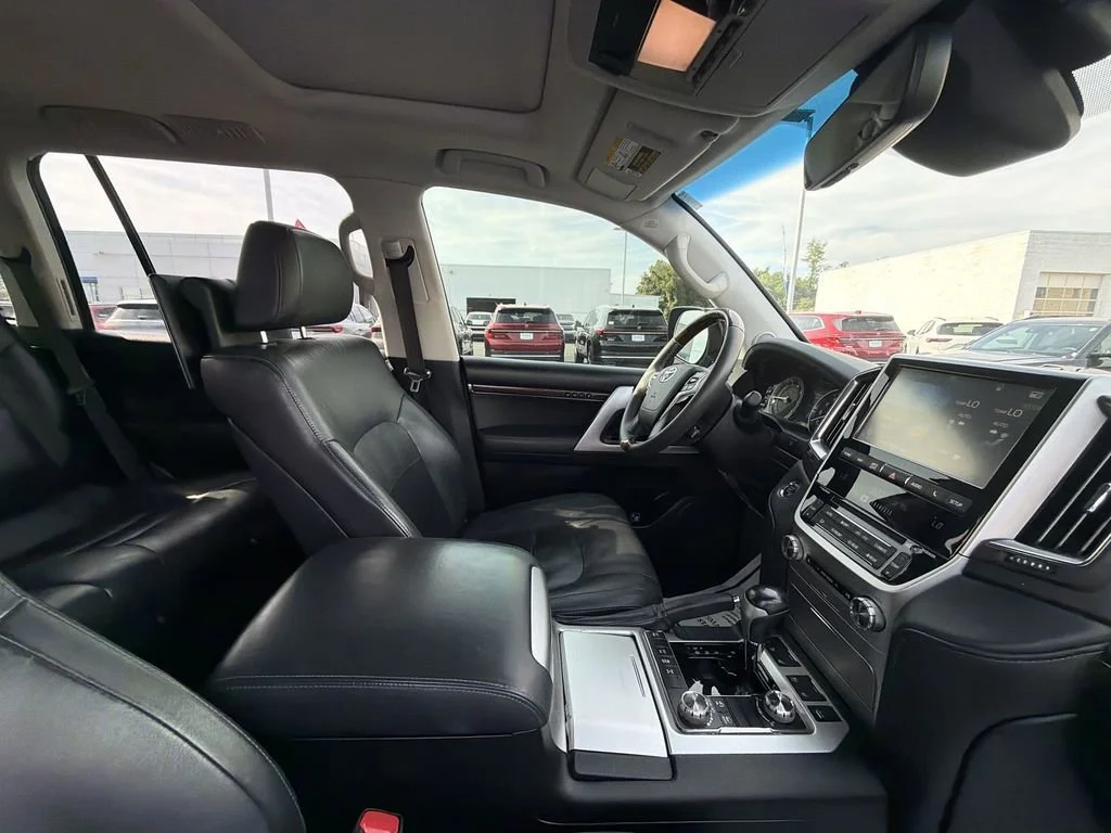 Used 2016 Black Toyota  image 15
