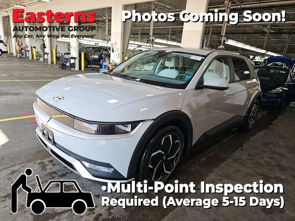 Used 2023 Gray Hyundai SEL image 1