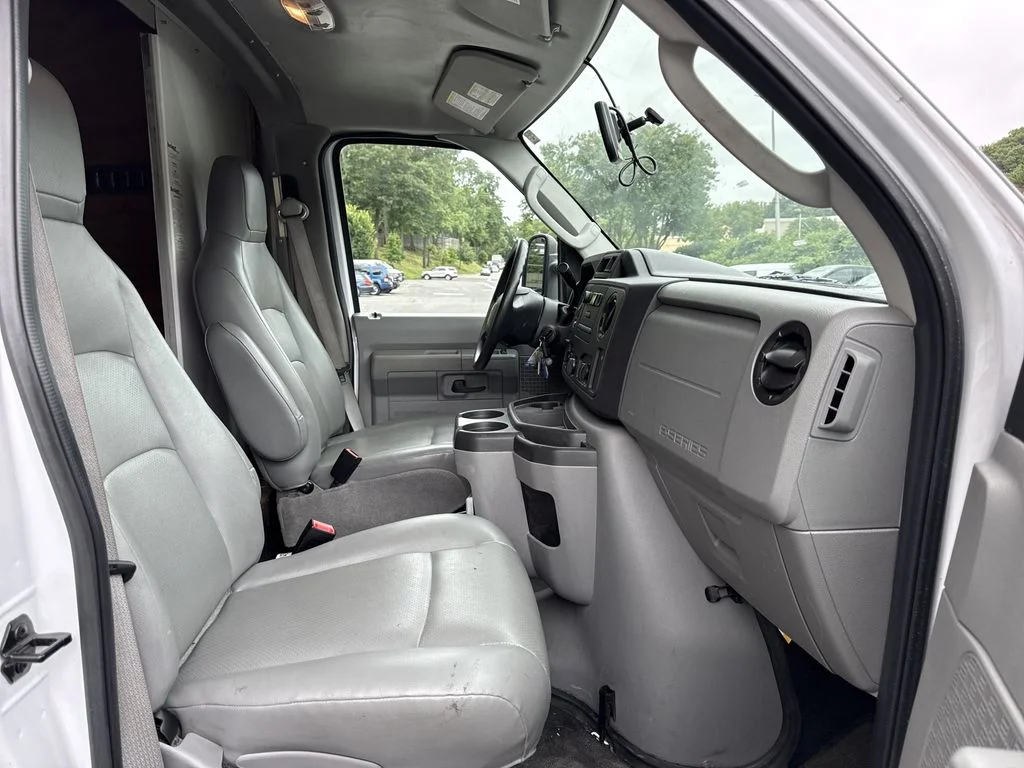 Used 2019 Oxford White Ford Base image 22