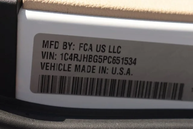 Used 2023 White Jeep Limited image 39