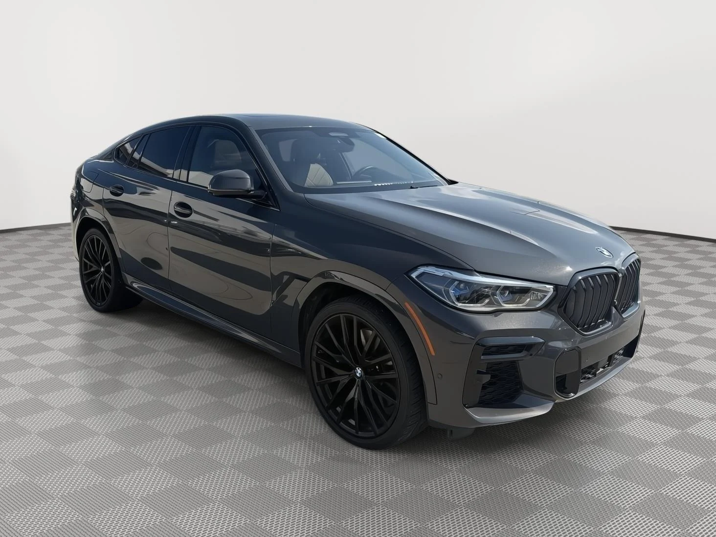 Used 2023 Gray BMW M50i image 9