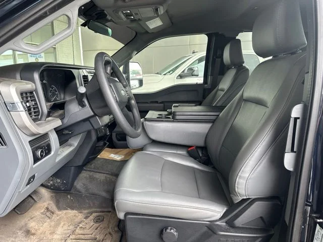 Used 2023 Blue Metallic Ford XL image 6