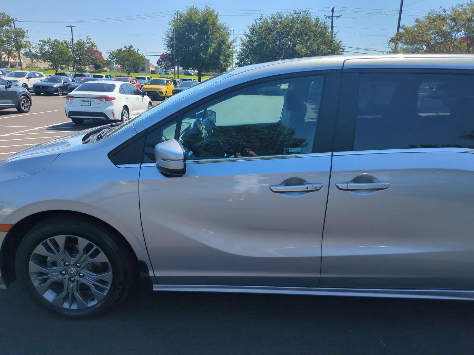 Used 2025 Solar Silver Metallic Honda Touring image 15