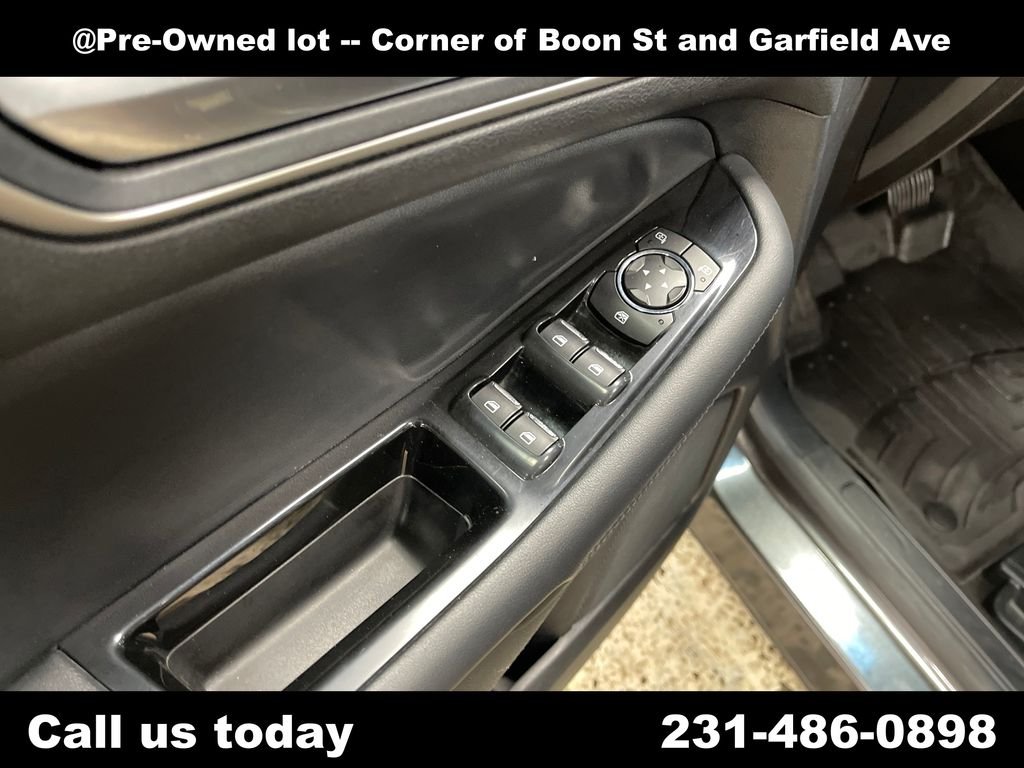 Used 2018 Gray Ford SEL image 15
