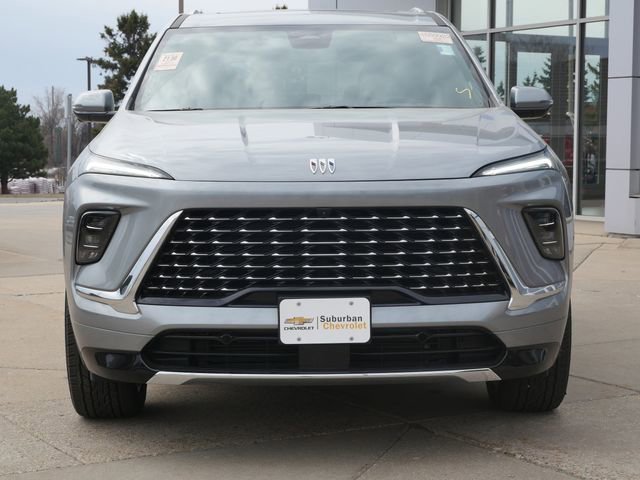 Used 2025 Buick Enclave Avenir with VIN 5GAEVCRS8SJ272209 for sale in Eden Prairie, Minnesota