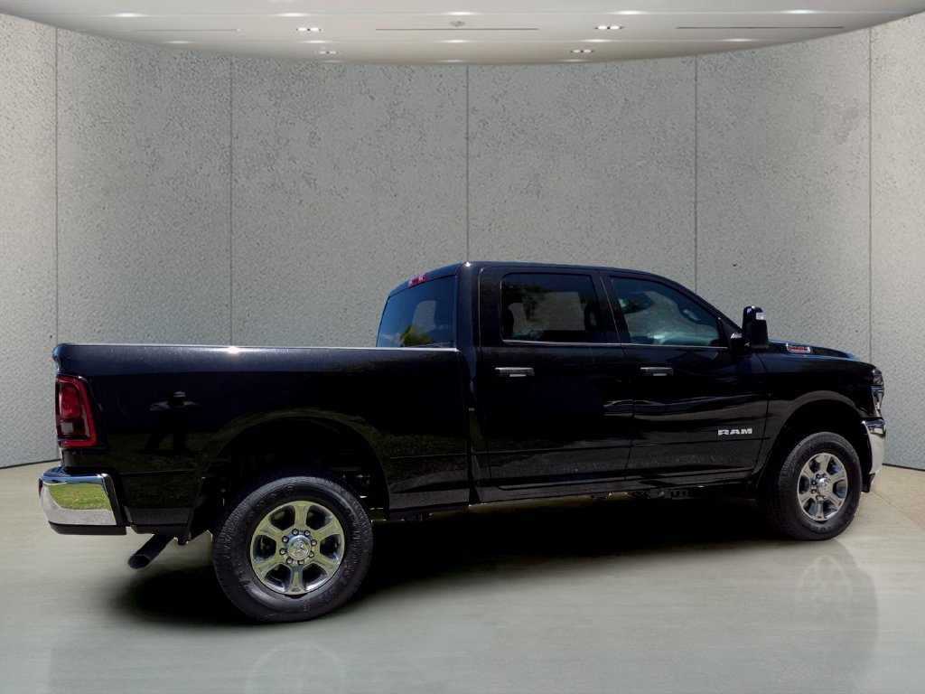 New 2026 Diamond Black Crystal Pearl-Coat Exterior Paint RAM Big Horn image 3