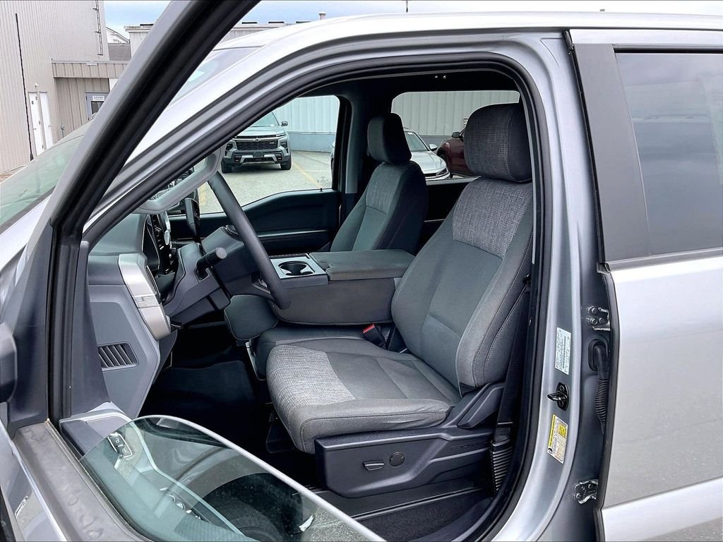 Used 2023 Silver Ford XLT image 10