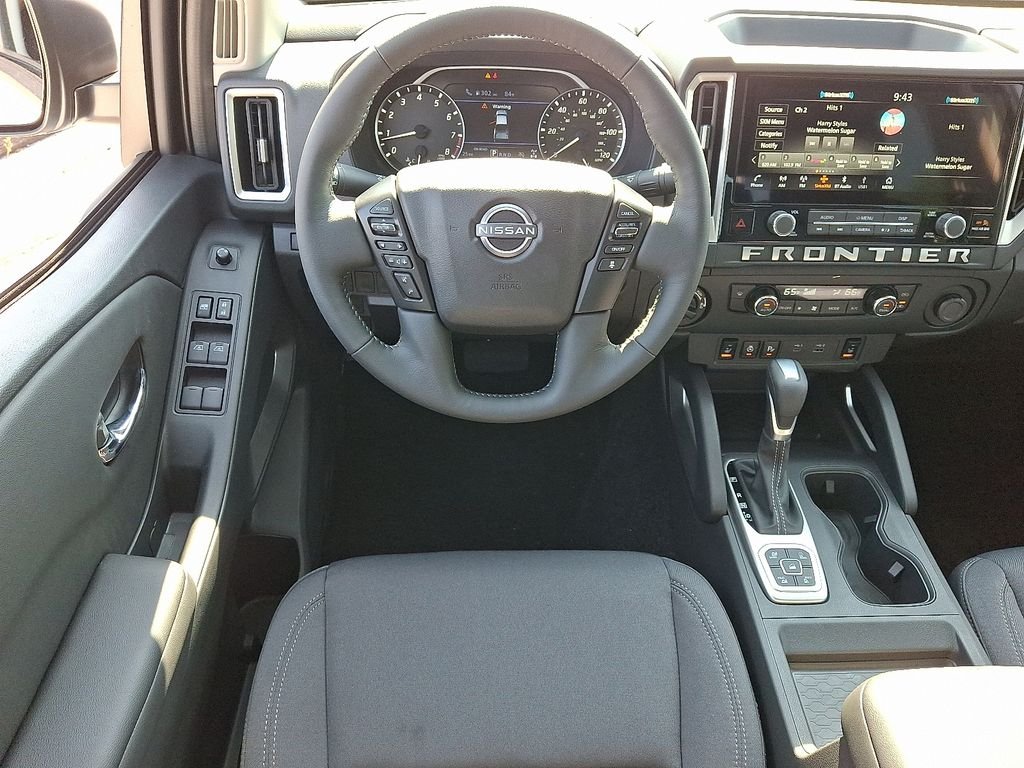 New 2026 Glacier White Nissan Crew Cab SV image 6