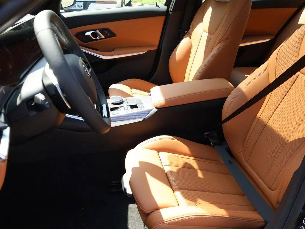 2025 BMW 3 Series 330i - Photo 48