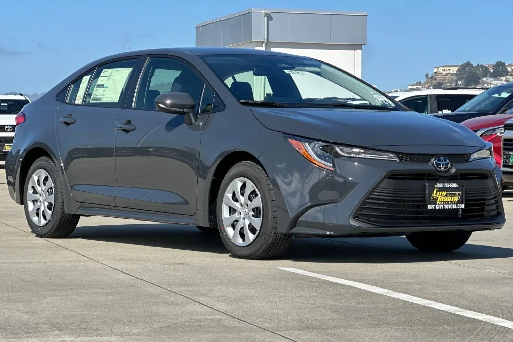 New 2027 Underground Toyota  LE image 2